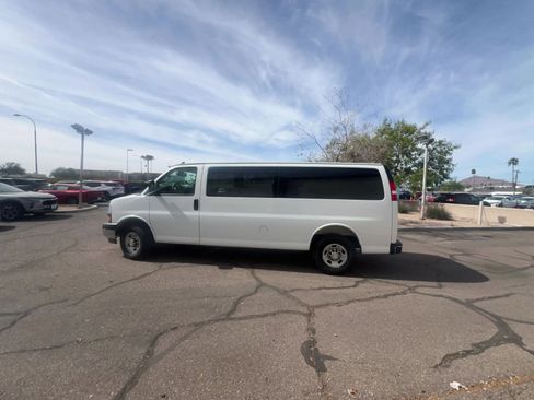 Used 2025 Chevrolet Express 3500 LT w/ LT Preferred Equipment Group RWD image 16