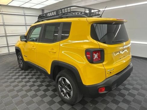 Used 2016 Jeep Renegade Latitude w/ Cold Weather Group AWD/4WD image 19