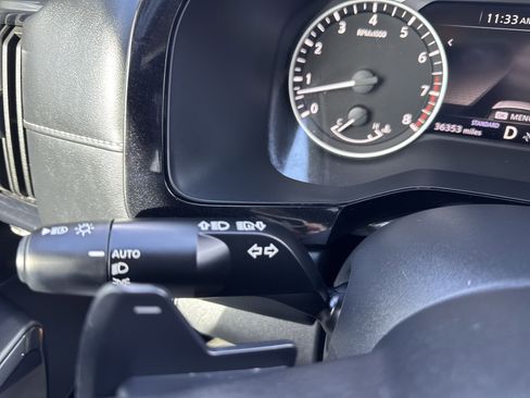 Used 2024 Nissan Pathfinder SV image 31