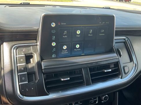 Used 2022 Chevrolet Suburban LT w/ Luxury Package AWD/4WD image 15