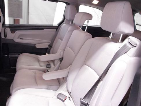 Certified 2024 Honda Odyssey EX image 19