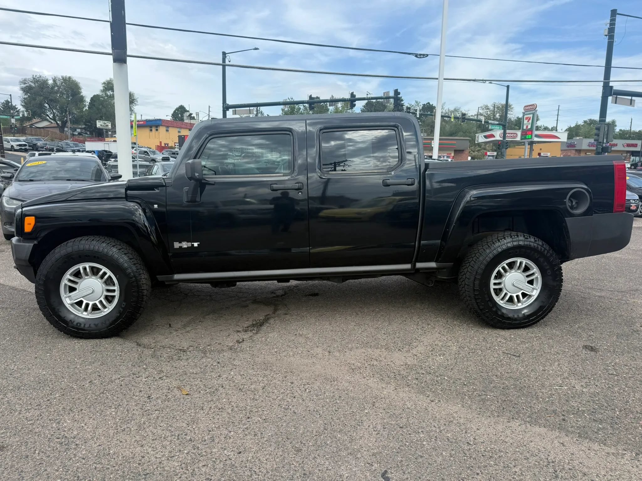 Used 2009 HUMMER H3T AWD/4WD image 5
