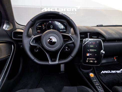 Used 2025 McLaren Artura Spider image 26