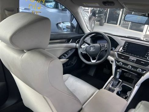 Used 2018 Honda Accord LX image 5