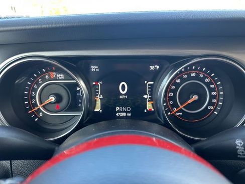 Used 2021 Jeep Wrangler Unlimited Sahara w/ Uconnect 4C Nav & Sound Group AWD/4WD image 26