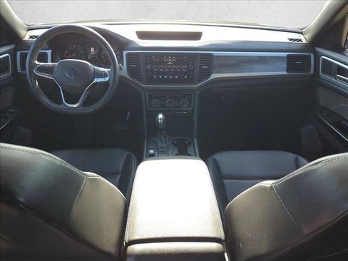 Used 2021 Volkswagen Atlas Cross Sport SE w/ V6 Towing Package image 16