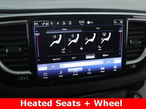 Used 2023 Chrysler Pacifica Touring-L image 4