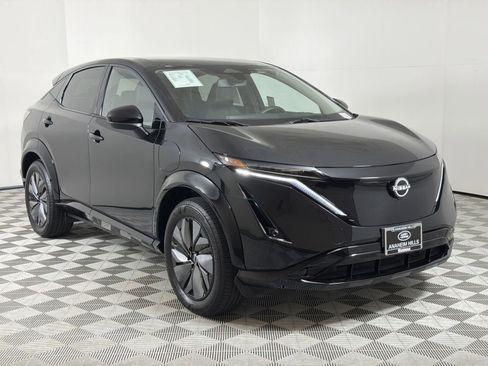 Used 2025 Nissan Ariya AWD image 7