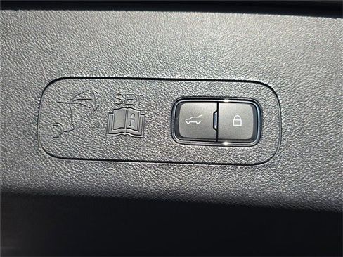 Used 2023 Lincoln Aviator Reserve w/ Equipment Group 201A image 27