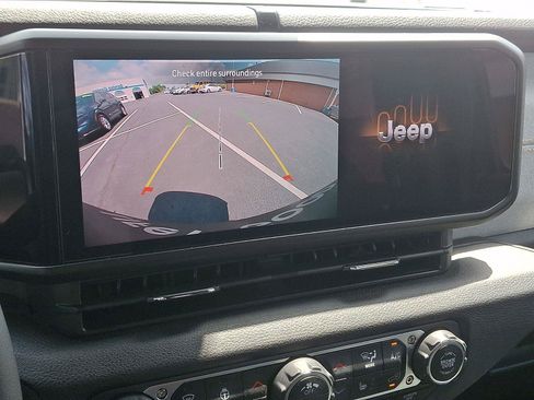 Used 2024 Jeep Wrangler Sport AWD/4WD image 18