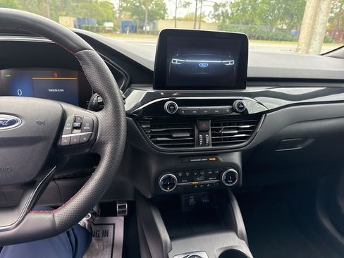 Certified 2024 Ford Escape ST-Line Select image 6