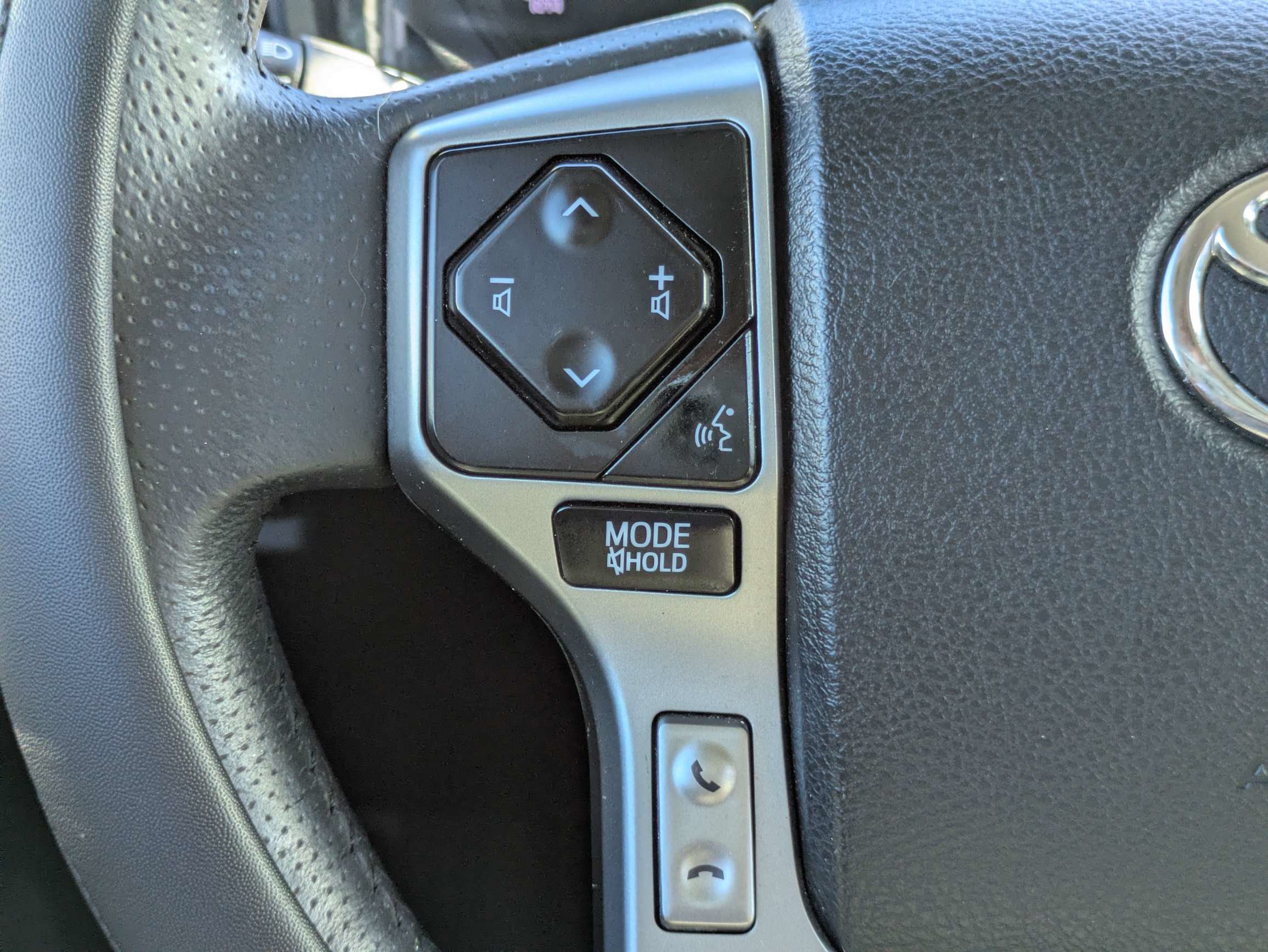 Used 2022 Toyota 4Runner SR5 RWD image 25