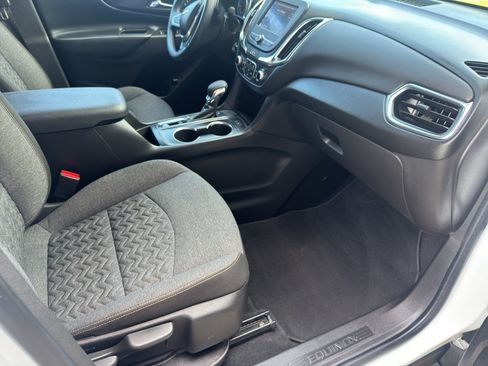 Used 2023 Chevrolet Equinox LT FWD image 19