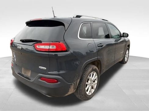 Used 2018 Jeep Cherokee Latitude Plus w/ Comfort/Convenience Group image 4