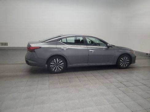 Used 2023 Nissan Altima 2.5 SV w/ SV Premium Package FWD image 10
