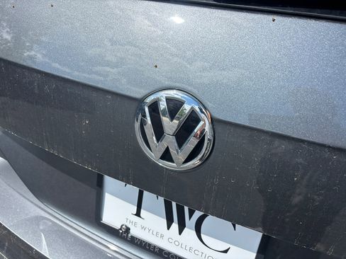 Used 2019 Volkswagen Tiguan SE AWD/4WD image 12
