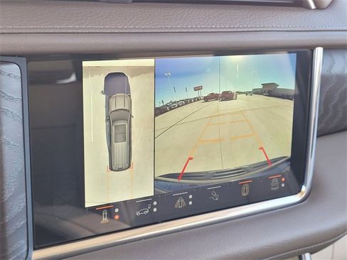 Used 2023 GMC Yukon Denali w/ Denali Reserve Package image 16