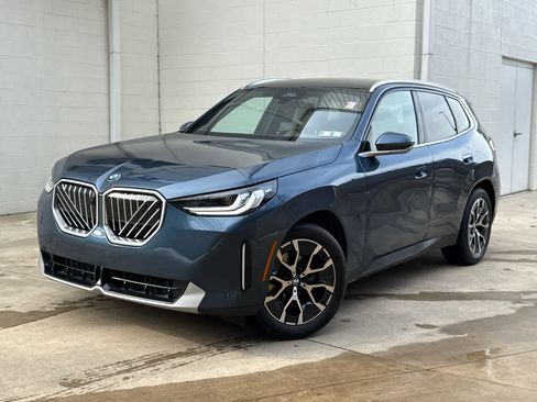 Certified 2025 BMW X3 xDrive30i w/ Premium Package image 1