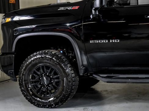 Used 2025 Chevrolet Silverado 2500 ZR2 w/ Technology Package image 12