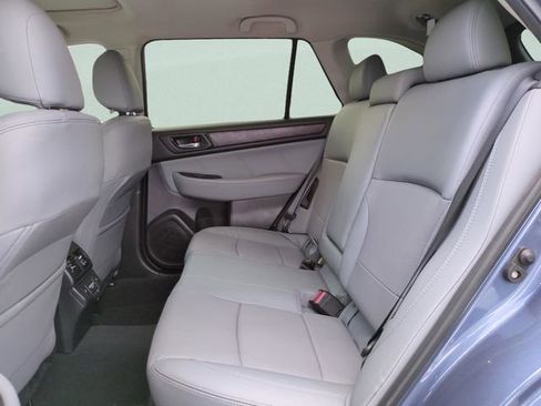 Used 2018 Subaru Outback 3.6R Limited image 17