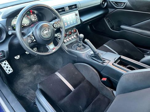 Used 2023 Toyota GR86 Premium w/ ALL Weather Mat Package (TMS) image 21