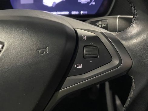 Used 2018 Tesla Model X 75D image 17