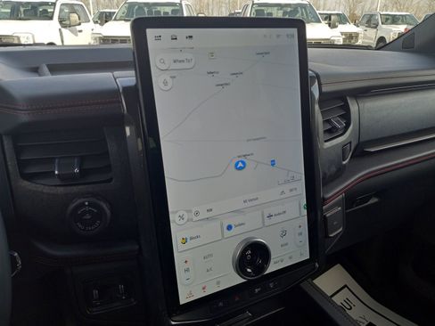 Used 2023 Ford Expedition Limited image 21