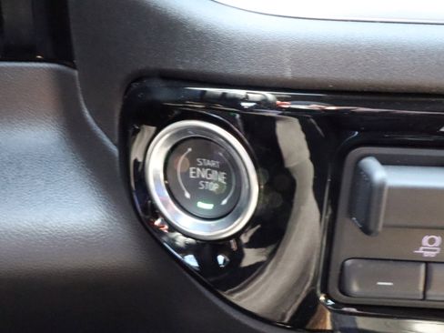 New 2025 GMC Sierra 1500 Elevation image 20