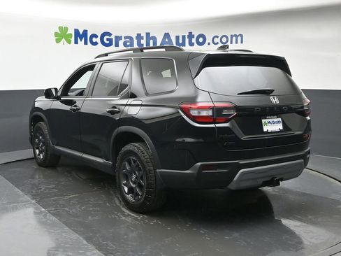 Used 2025 Honda Pilot TrailSport image 27