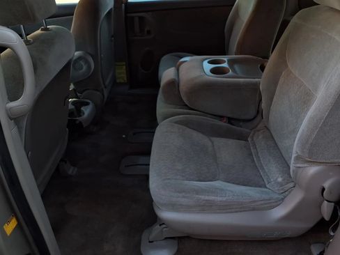 Used 2005 Toyota Sienna CE FWD image 16