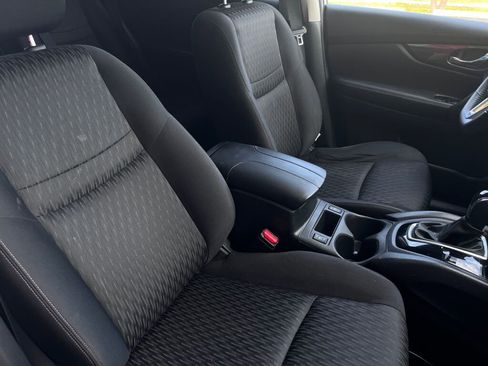 Used 2018 Nissan Rogue SV image 26