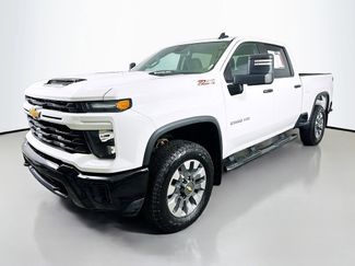 Used 2025 Chevrolet Silverado 2500 Custom w/ Custom Value Package video 3