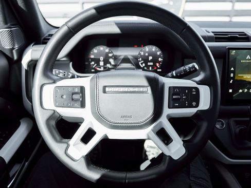 Used 2024 Land Rover Defender 110 SE AWD/4WD image 65