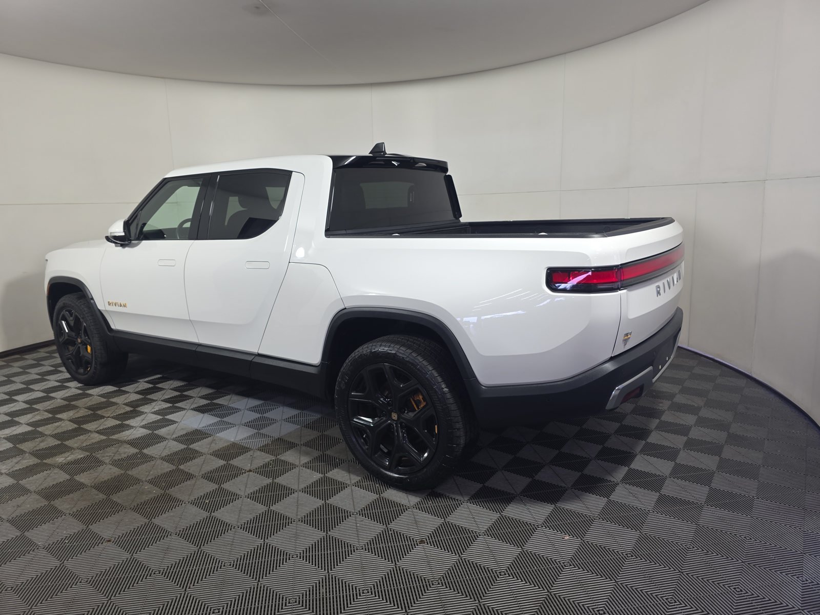 Used 2023 Rivian R1T Adventure Quad AWD/4WD image 3