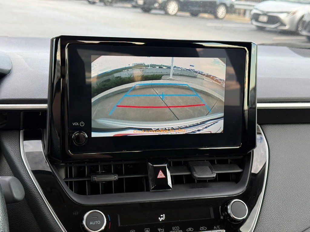 Used 2025 Toyota Corolla LE FWD image 25
