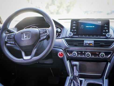 Used 2018 Honda Accord LX image 10