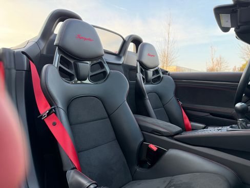 Used 2022 Porsche 718 Boxster Spyder image 21