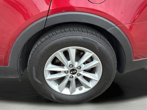 Used 2020 Kia Sorento LX FWD image 39