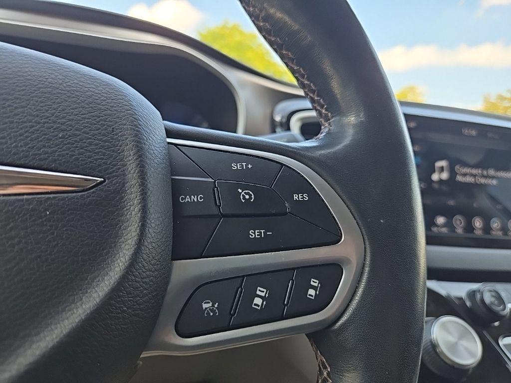 Used 2020 Chrysler Pacifica Touring-L Plus FWD image 14