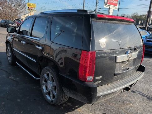 Used 2009 Cadillac Escalade Base image 6