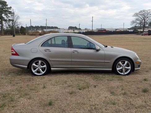 Used 2006 Mercedes-Benz C 230 Sedan image 2