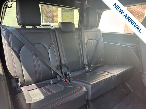 Used 2024 Ford Expedition Limited AWD/4WD image 12