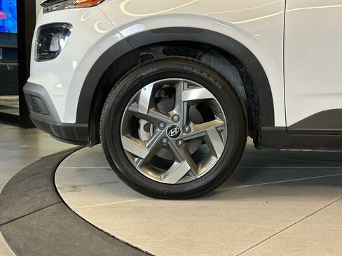 Used 2025 Hyundai Venue SEL image 26