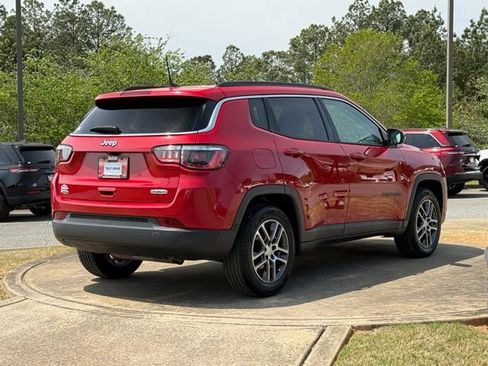 Used 2017 Jeep Compass Latitude w/ Popular Equipment Group image 7