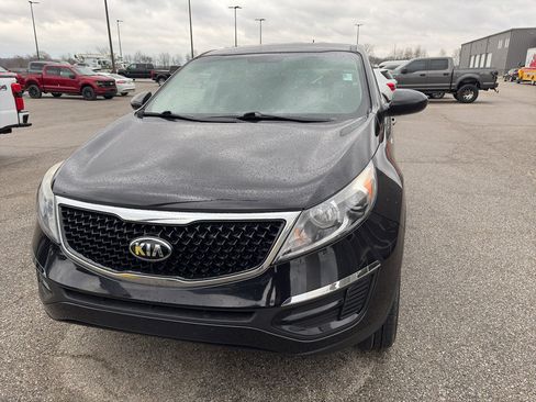 Used 2016 Kia Sportage LX image 2