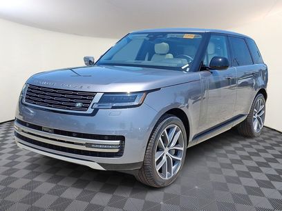 New 2025 Land Rover Range Rover SE
