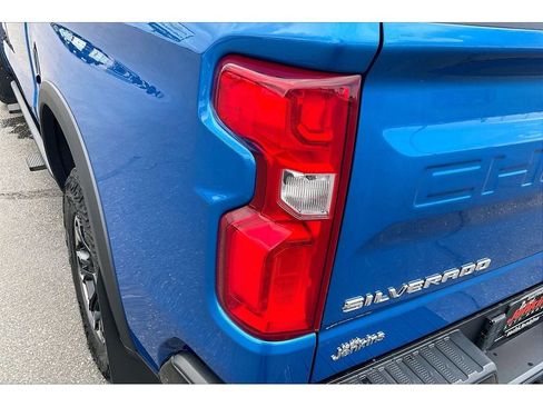 Used 2023 Chevrolet Silverado 1500 ZR2 w/ Technology Package AWD/4WD image 30