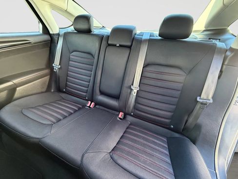 Used 2013 Ford Fusion SE FWD image 15