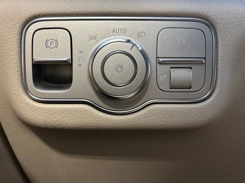 Used 2023 Mercedes-Benz GLE 350 4MATIC image 65