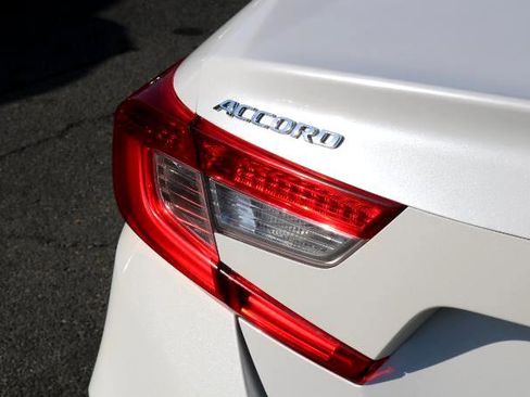 Used 2018 Honda Accord LX image 8
